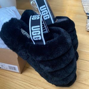 UGG FLUFFY YEAH SLIDE - BNIB - NEVER WORN - Size 9